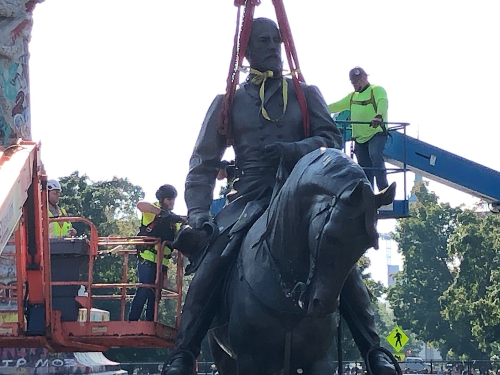 LEE STATUE